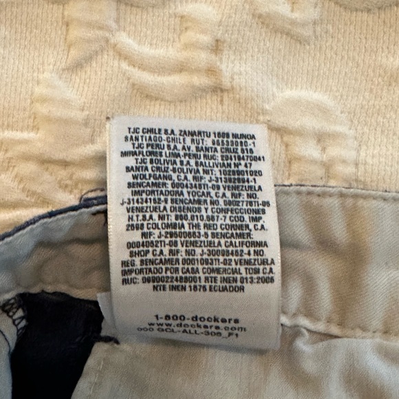 Men’s Dockers Blue Plaid Shorts - Picture 7 of 7